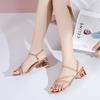 Модные и минималистичные римские сандалии 2024 года, лето, новый стиль, средний каблук, инкрустированный бриллиантами, повседневная универсальная женская обувь