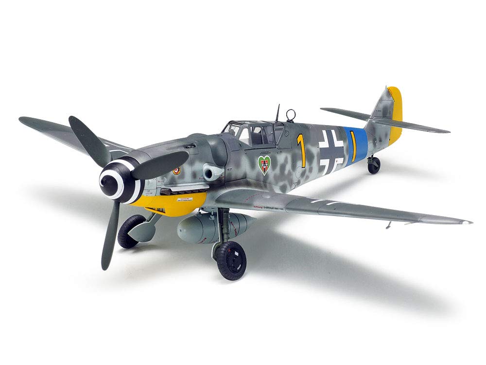 Tamiya Масштабный ограниченный продукт Немецкая армия Messerschmitt Bf109 Kubelwagen Type 82 Набор пластиковых моделей 25204 Литье Цвет 1/48 G-6 &