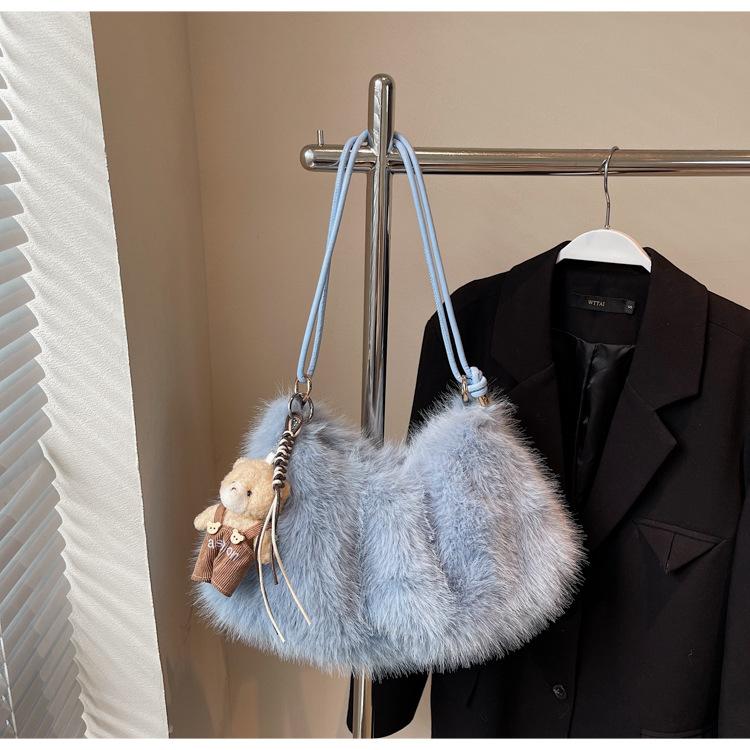 2025 новая модная осенне-зимняя плюшевая сумка, универсальная, большой вместимости, подмышечная женская сумка, корейская версия, нишевая наплечная сумка-мессенджер