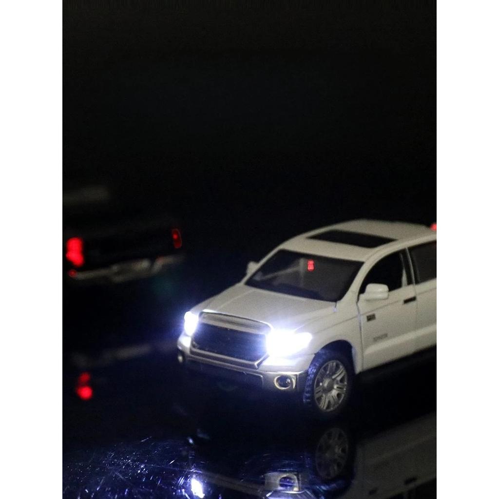 1/32 TOYOTA Tundra TRD Pickup Diecast Toy Модель игрушечного грузовика Миниатюрная откидная дверь Открывающаяся коллекция со звуком и светом Подарок для мальчика