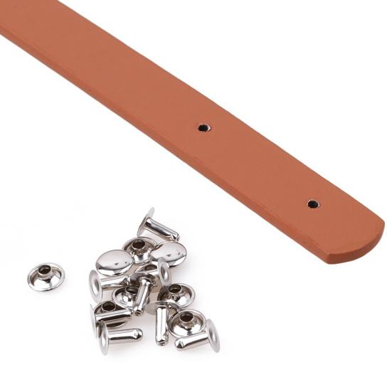 Стильная сумка с ручками из искусственной кожи и предварительно просверленными отверстиями для замены.