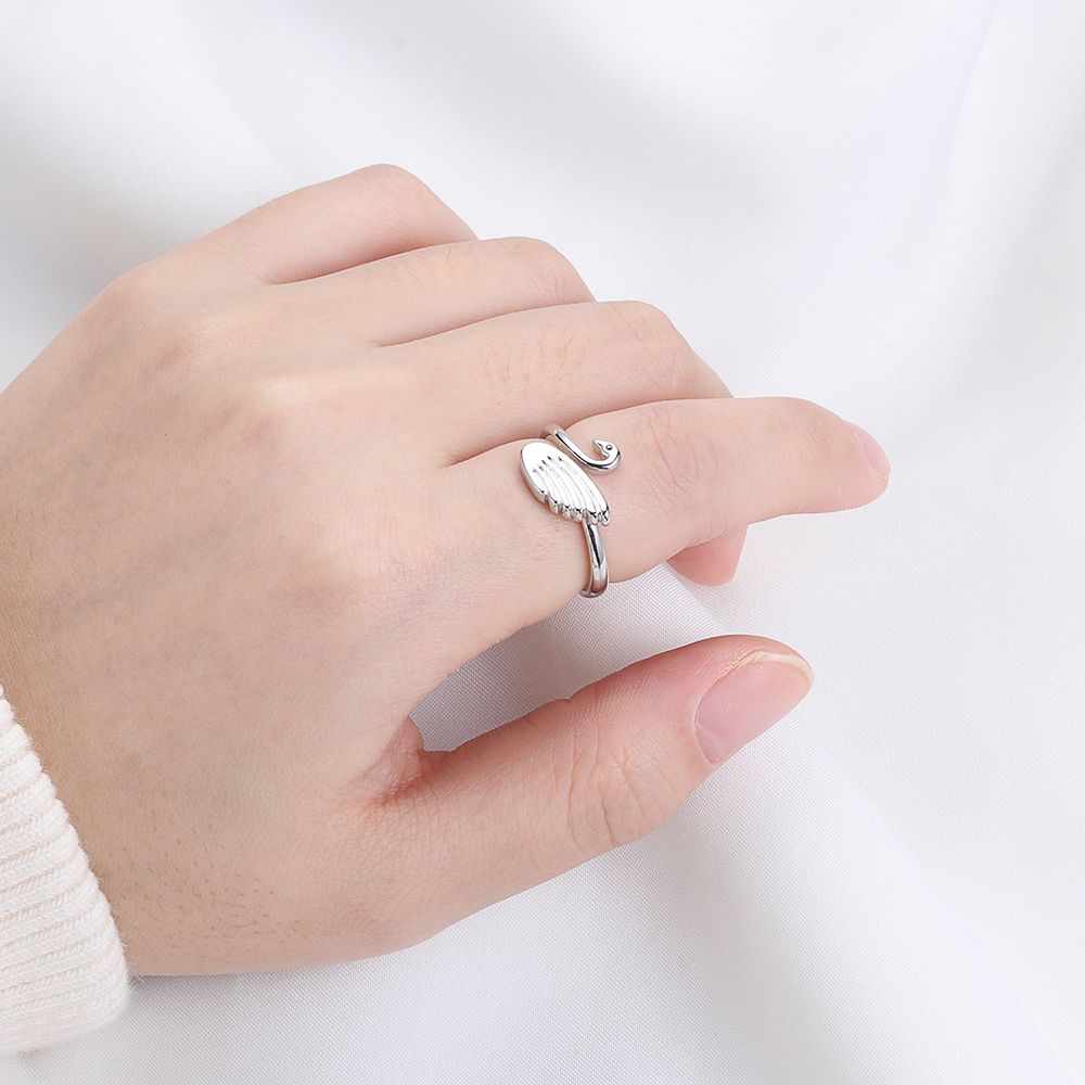 Swan Sewing Accessories Adjustable Finger Wear Thimble Ring Yarn Guides Knitting Loop Crochet Ring