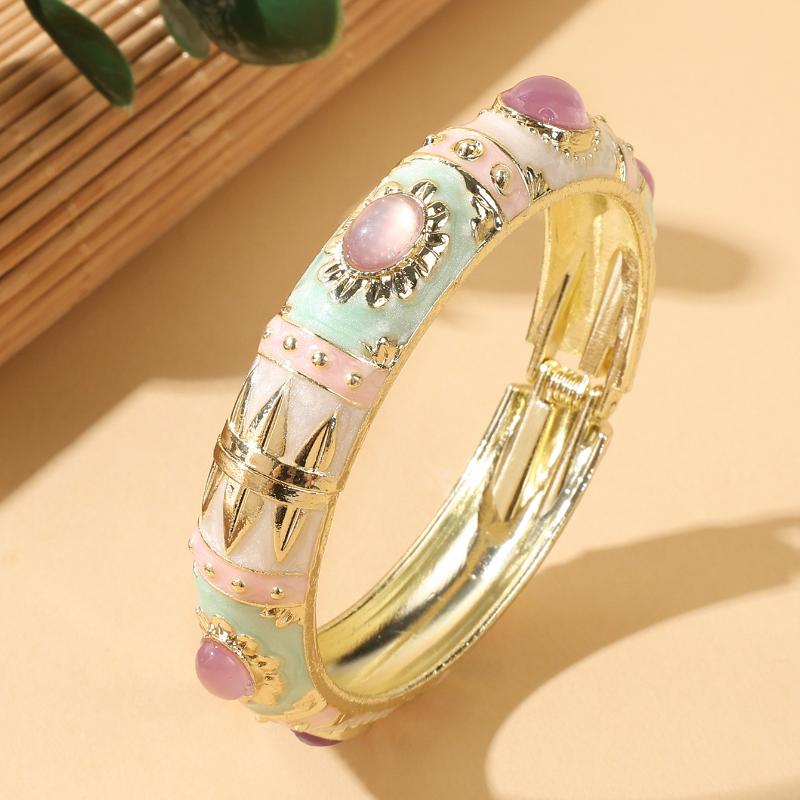 Cloisonne Flower Bracelet for Women Vintage Bohemian Style Bangle Non-Tarnish Jewelry for Travel Daily Wear Gift