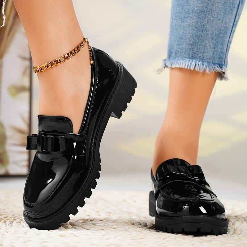 Роскошные европейские и американские кожаные туфли 2024 года, осень, новые модные туфли для отдыха на открытом воздухе, лакированные ретро-обувь, универсальные женские туфли, лоферы