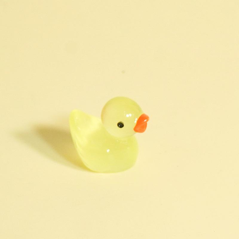 Miniature Colorful Luminous Duck Resin Ornaments for Micro Landscape and Moss Decor