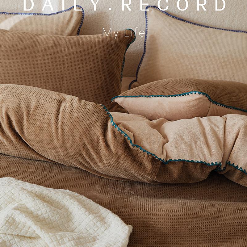 Скандинавский легкий люкс Коралловый флис Зимний постельный набор - Вафельный молочный вельвет, Двусторонний пододеяльник и простыня