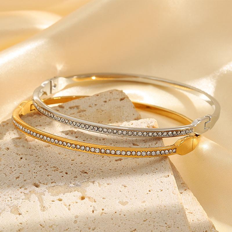 Temperament Fine Version of Gypsophila Titanium Steel Women's Light Luxury Versatile Simple Design Bracelet Bracelet