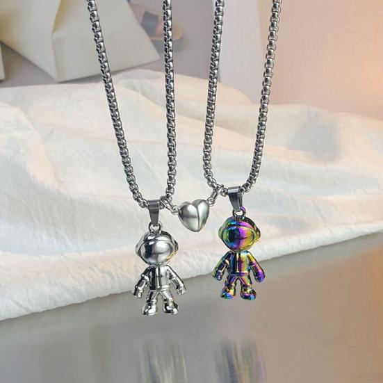 2Pcs Smooth Surface Exquisite Workmanship Couple Necklaces Creative Design Space Astronaut Magnetic