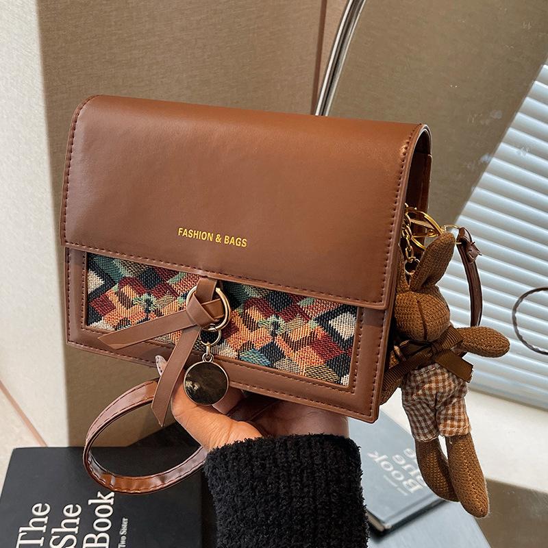 This Year'S Popular Bags Are High-End Textured Messenger Bags, Fashionable Retro Versatile Shoulder Small Square Bags.