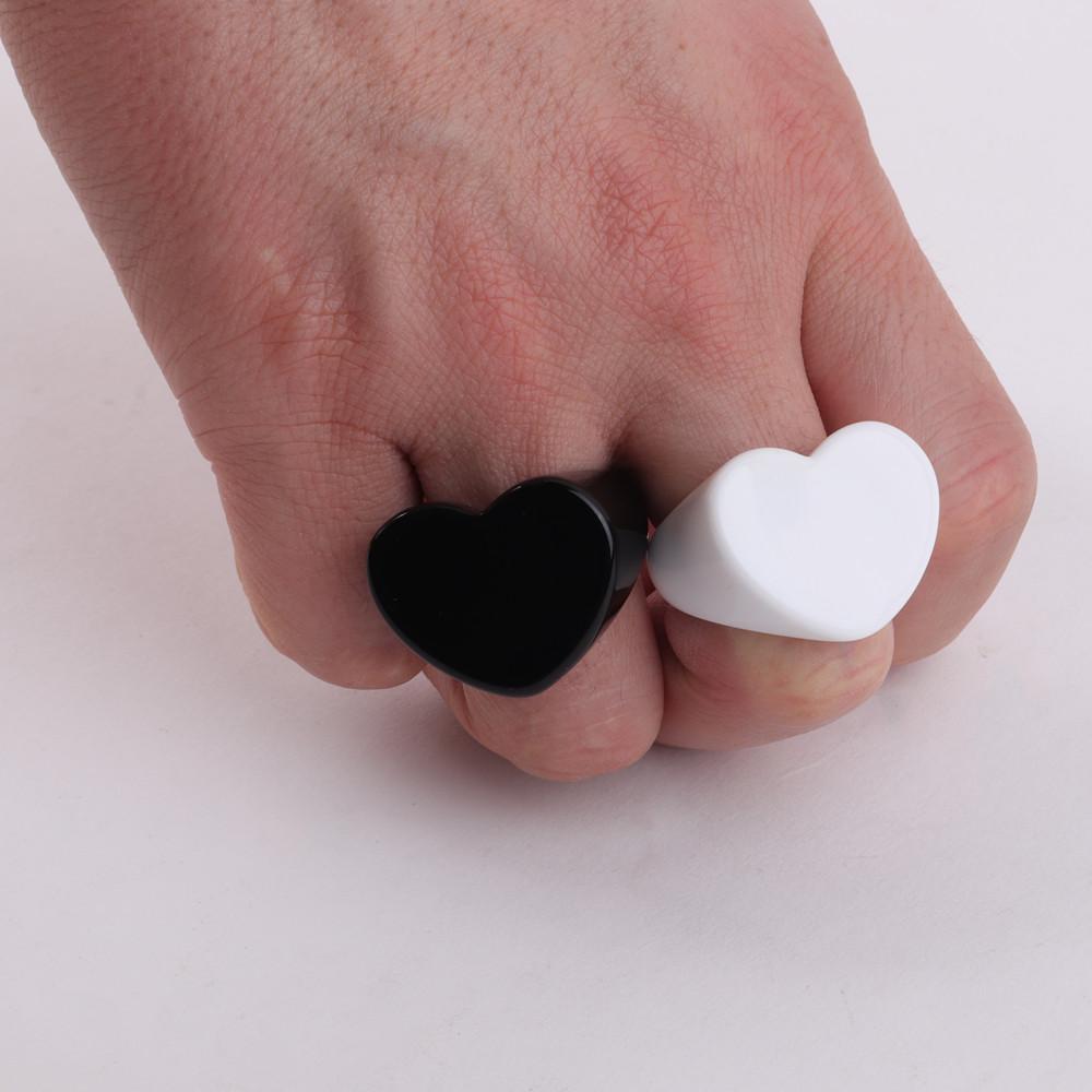 New 2025 Trend Black White Black Heart Resin Ring Geometric Round Big Heart Rings for Women Girls Fashion Party Jewelry Gifts