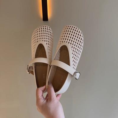 Французские полые плетеные римские сандалии с пряжкой в виде одного слова женские 2025 новые туфли Мэри Джейн с круглым носком и плоской подошвой с отверстиями