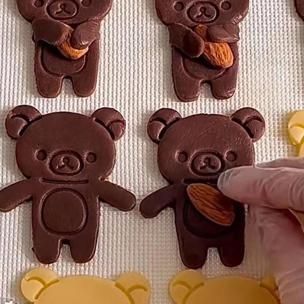 Cartoon Hug Bear Cookie Cutters Biscuit Mold Stamp Kitchen Baking Pastry Bakeware Dessert Baking Supplies 1