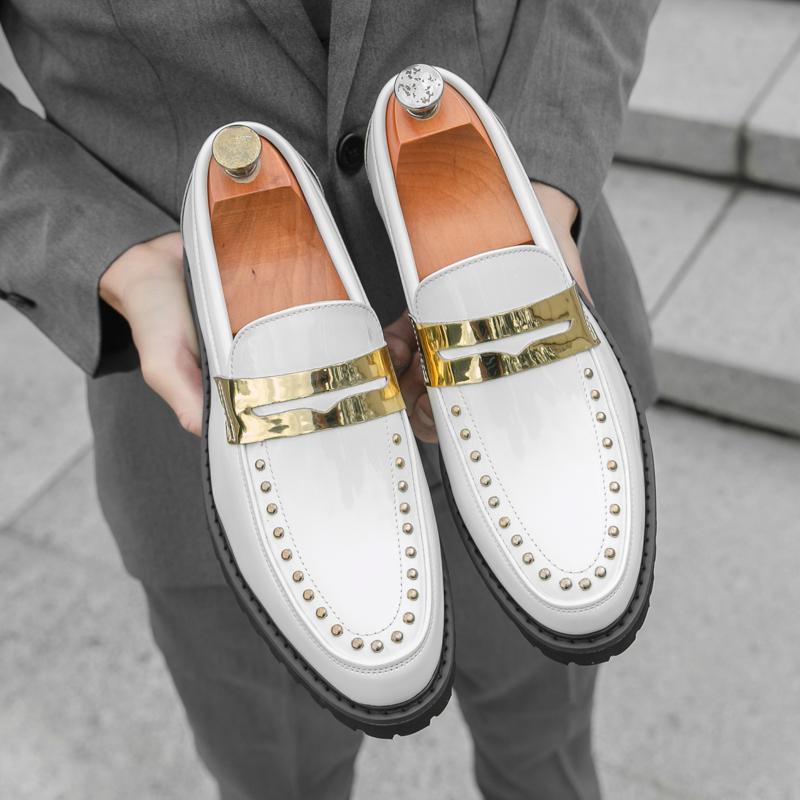 Fashion Rivets Patent Leather Loafers Slip-On Dress Shoes Fashion Business Wedding Leather Shoe Men Party Casual 2025 White Derby Shoes