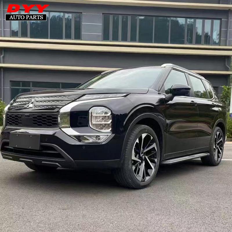 Custom Side Foot Pedals and Entry Steps for 2023-2025 Mitsubishi Outlander