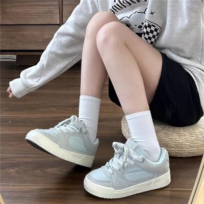 Нишевые ледяно-голубые кеды женские универсальные оригинальные 2025 весна новые на плоской подошве спортивные повседневные ретро хлебные туфли