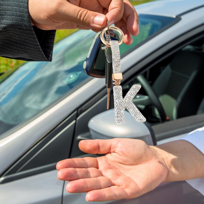 1 шт. Брелоки Идеальный подарок Дизайн с буквой Блестящий брелок Аксессуар Дизайн с полными стразами Подвеска на удачу 26 букв алфавита