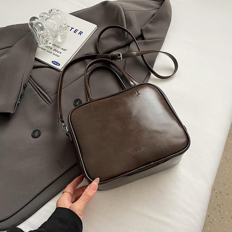 Autumn and Winter New Retro Pillow Bag Women's 2025 Casual Versatile Handbag Personalized Shoulder Messenger Bag Versatile Bag