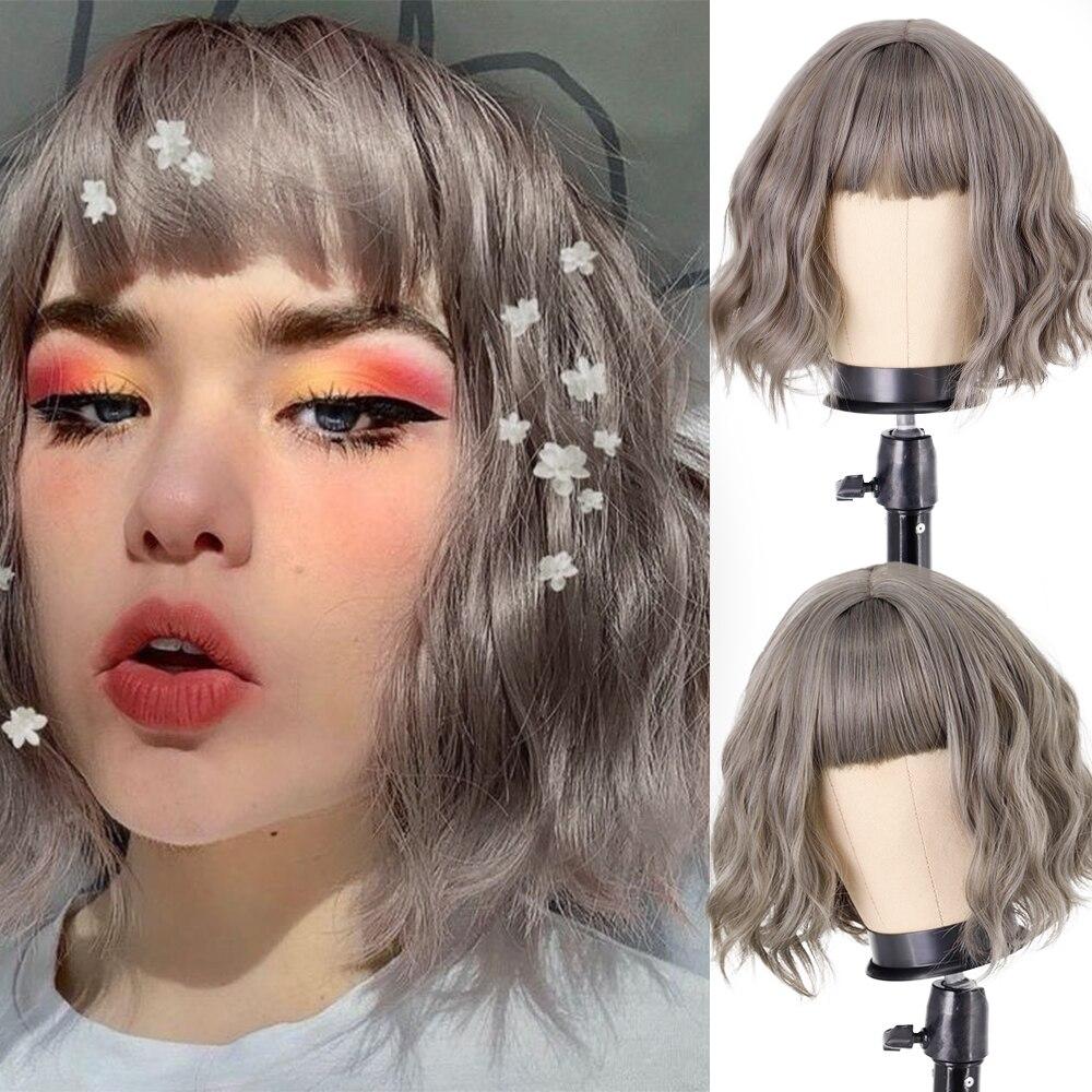 MISS WIG Женская мода Короткий волнистый парик с челкой Синтетическое волокно Чистый белый волнистый парик Косплей Одежда для вечеринок на Хэллоуин