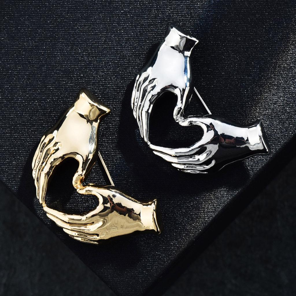 Модная мультяшная брошь в виде жеста руки с сердцем, декоративная булавка, модный значок, подходит для молодежного стиля и проявления индивидуальности