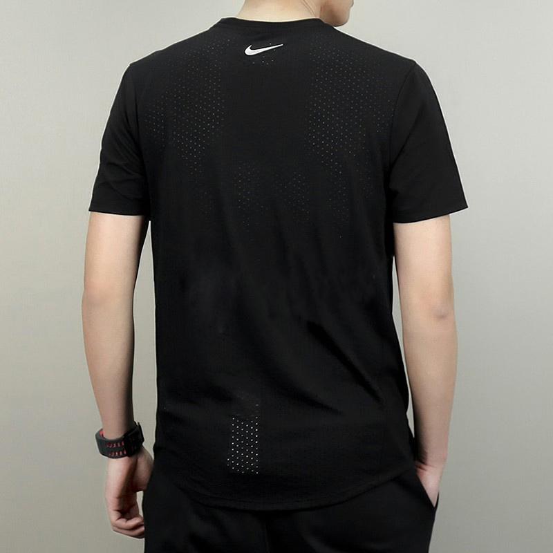 Nike Футболки Мужские Черные С Круглым Вырезом Умеренный Прямой Крой 892814-010