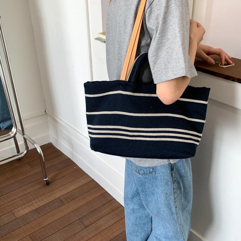 Minimalist Women Canvas Large Capacity Summer Fashion Casual For Daily Commuting