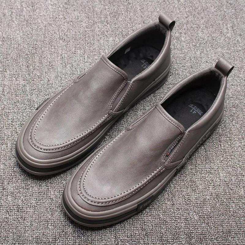 Flat Round Toe Leather Loafers Shoes for Men Retro Pu Classic Original 2025 Trend Man Casual Shoe Legitimate Low Price Cowhide