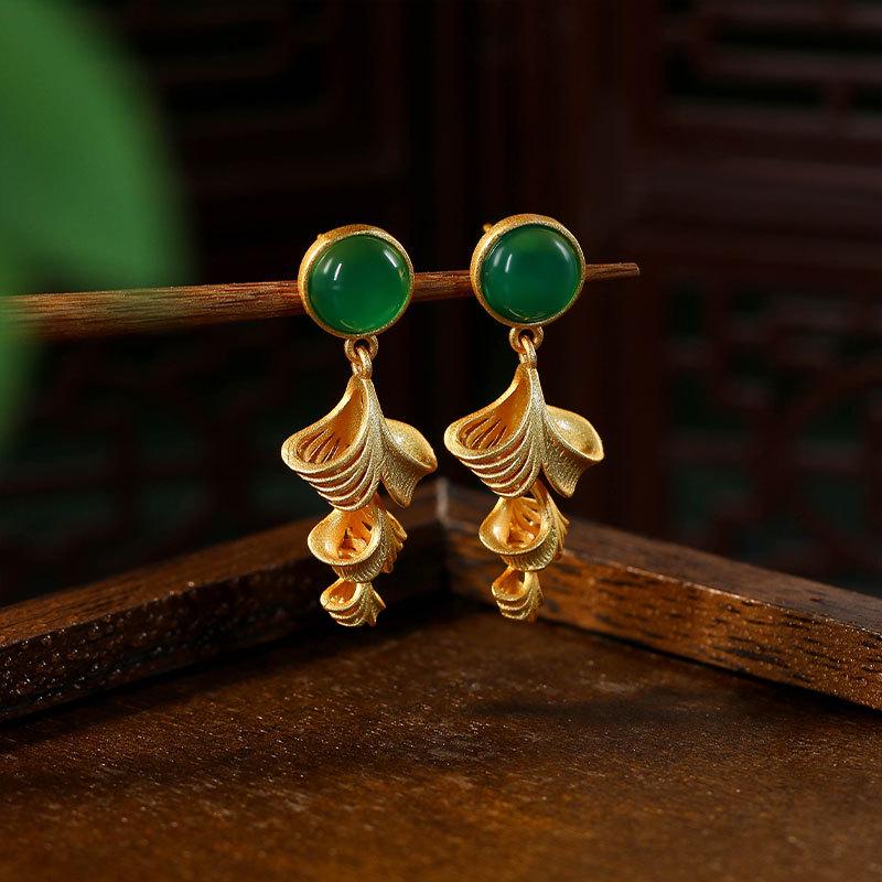 Серьги-пусеты Aieryuan из позолоченного металла с нефритом в виде листа гинкго