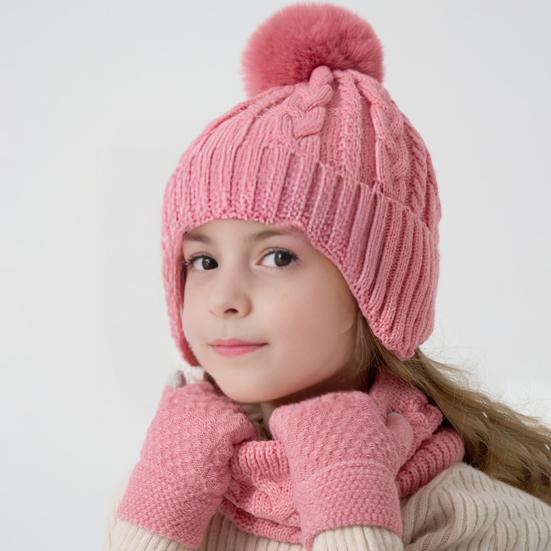 Набор из 3 предметов: детская шапка, шарф, перчатки. Цветная шапка с текстурой «косичка», утолщенная плюшевая подкладка, гетра для шеи, вязаные перчатки.