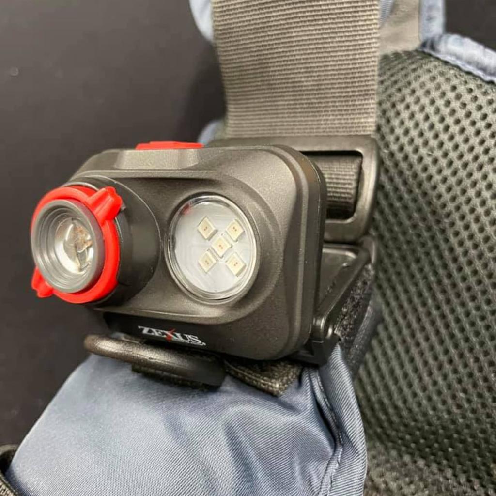 Fuji Lighting ZEXUS LED Light with Rechargeable Battery 400 Main LED Run Up To 37 Fishing Rechargeable ZX-195 (ZR-01) [Max Lumens, Time Hours,