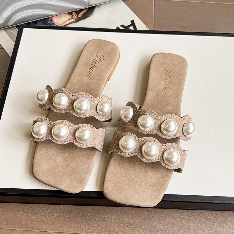 Тапочки на плоской подошве, женская верхняя одежда, лето 2025, новая корейская версия, большой размер, одно слово, повседневные, жемчужные, пляжные, классные тапочки для женщин