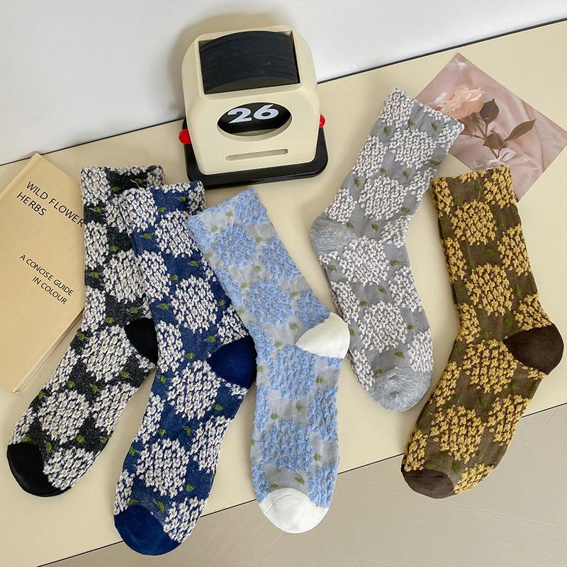New Floral Socks In Autumn And Winter Japanese Retro Relief Series Tube Ladies Socks Harajuku Style Ins Fashion Pile Cotton Socks