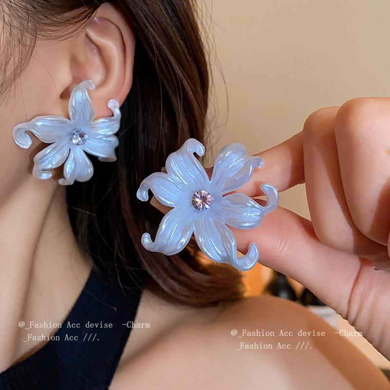 Silver needle zircon flower geometric earrings niche design temperament stud earrings high sense fashion versatile earrings