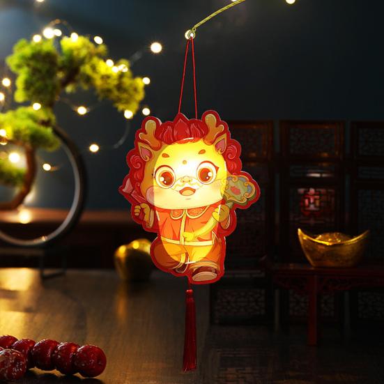 Ручные фонарики Года Дракона, милый мультяшный дизайн, ручной фонарь с четким принтом и зашифрованными кисточками