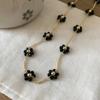 Crystal beaded flower necklace simple fashion sweet cool style collarbone chain design sense niche neck chain women