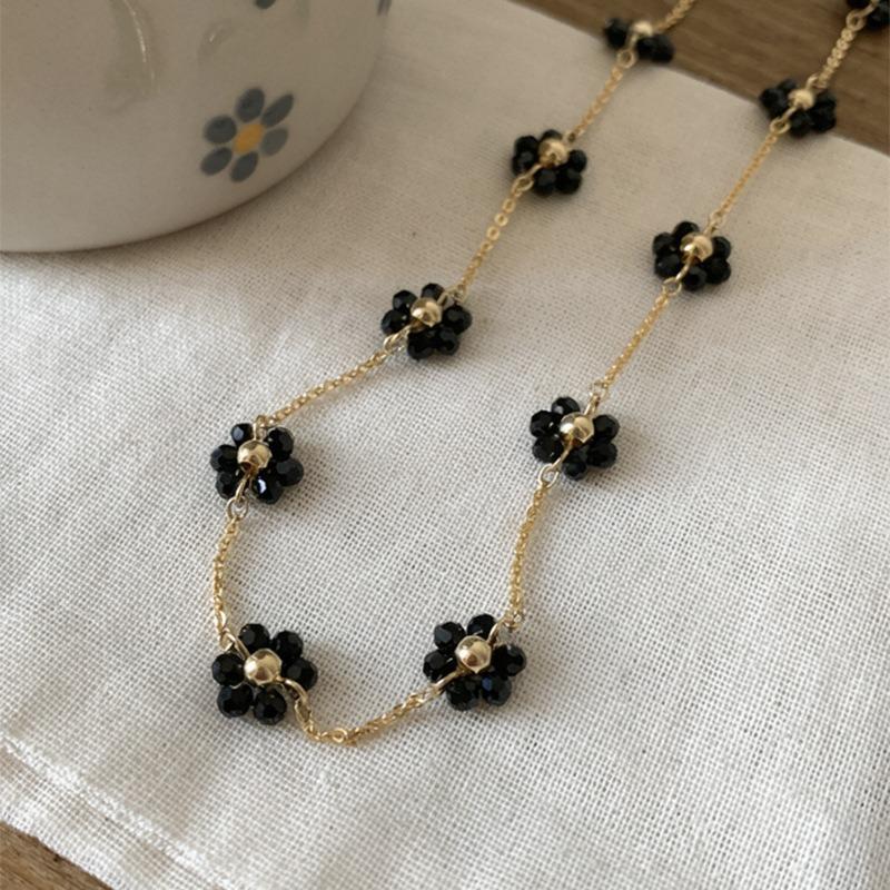 Crystal beaded flower necklace simple fashion sweet cool style collarbone chain design sense niche neck chain women
