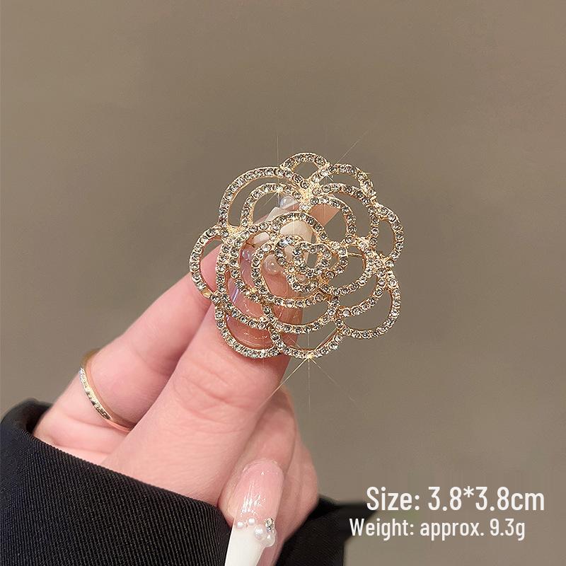 Exquisite Butterfly & Rose Camellia Brooch - Elegant Flower Corsage for Women's Suit Coats