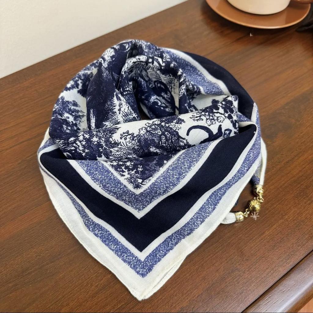 Print Magnetic Buckle Silk Scarf For Women Triangle Neck Scarf For Autumn And Winter Warmth And Cold Resistance Fashion Scarves