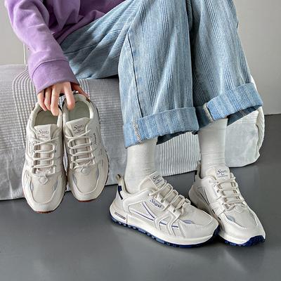 Весенние новые дышащие студенческие спортивные туфли увеличивают рост и удобство