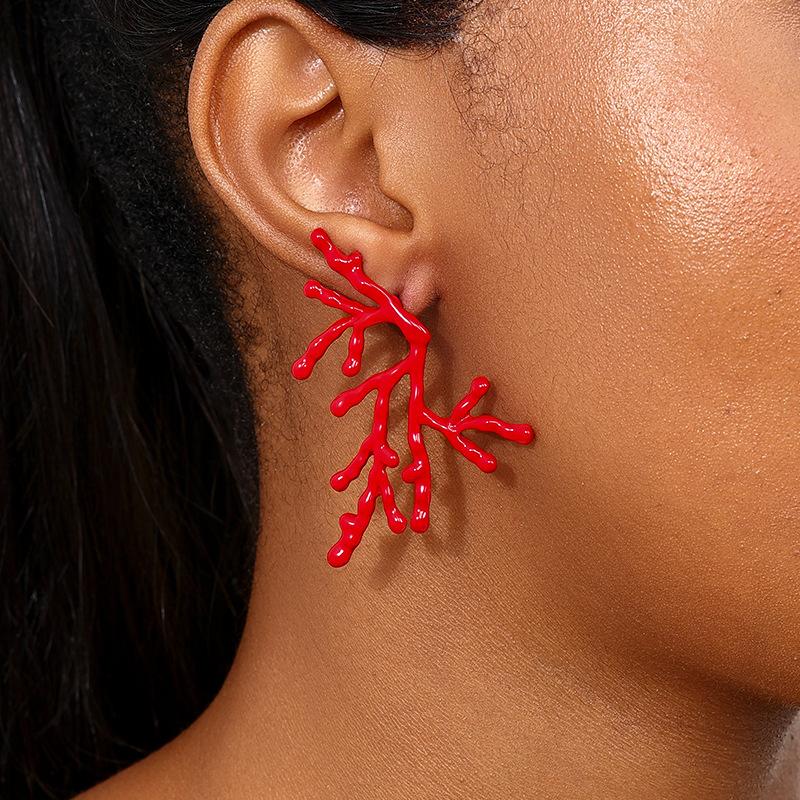 Стильные серьги-пусеты в океанском стиле с коралловым полым узором для женщин, аксессуары для вечеринки, свадьбы, уникальный подарок