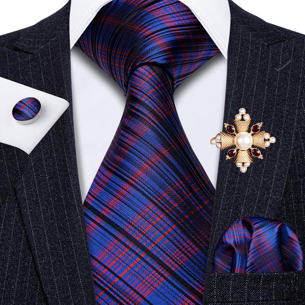 Комплект для мужчин: галстук, брошь и карманный платок