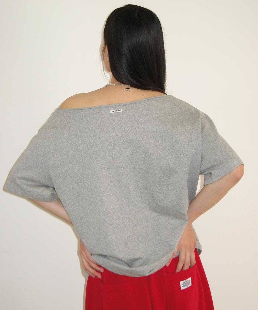 RONRON 3 Star Applique Off Shoulder T Shirt Gray