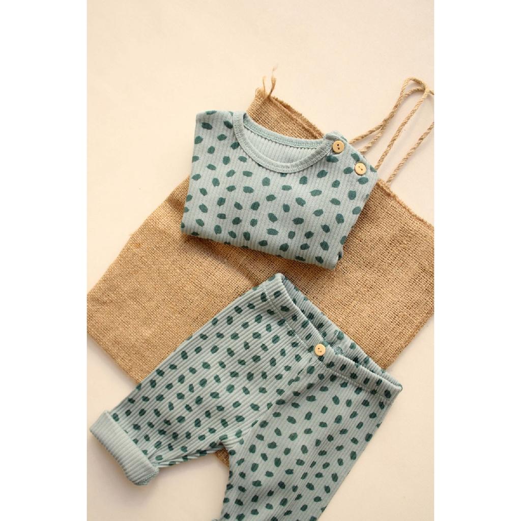 Верхний комплект для малышей с акварелью