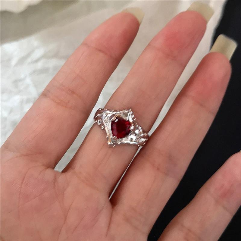 New Adjustable Opening Irregular Red Crystal Glass Heart Aesthetic Rings for Women Gothic Animal Spider Ring Creative Jewelry