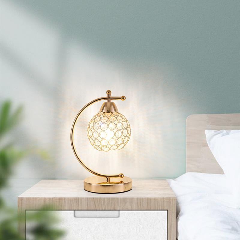 Простая современная настольная лампа для гостиной, спальни, прикроватная тумбочка, теплое и романтическое украшение, хрустальная настольная лампа, ночник