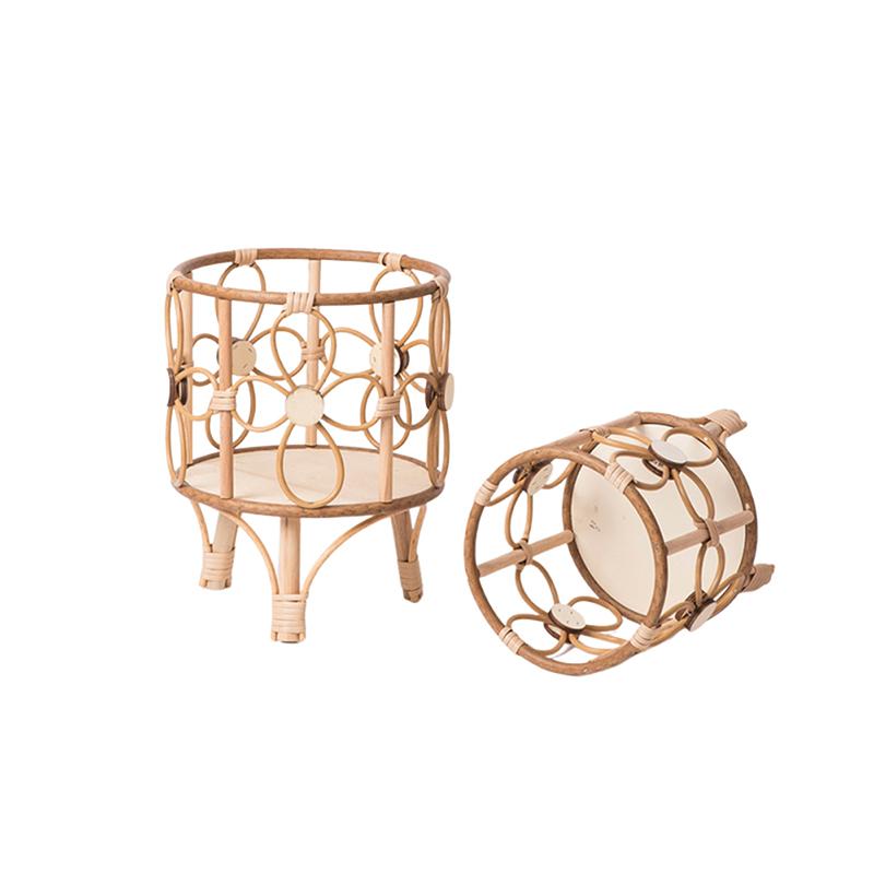 Hollow Flower Stand Hand-Woven Imitation Rattan Plant Tripod Stand Pastoral Flower Baskets Stand Balcony Planter With Wooden Leg