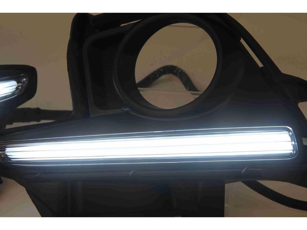 Светодиодные дневные ходовые огни и противотуманные фары для Toyota Highlander 15-й модели: Оригинальный стиль, дизайн с 4 бусинами