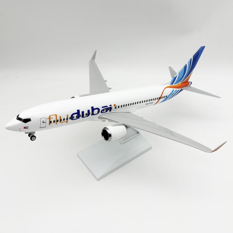 Модель Самолета B737 Самолет 30см Dubai Airways Литье под давлением Смола 747 Самолет С Подставкой Домашний Декор Украшение Дисплей