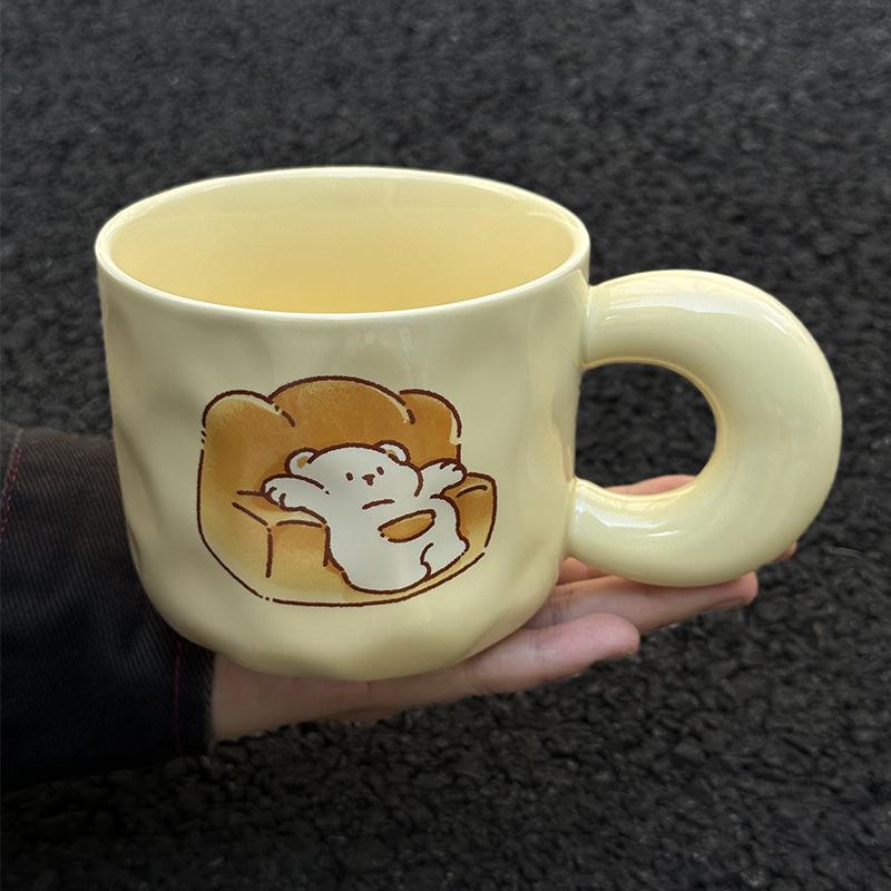 Милая милая кружка подарок на день рождения девушка дарит девушке креативная практичная чашка большая вместимость керамическая чашка с крышкой