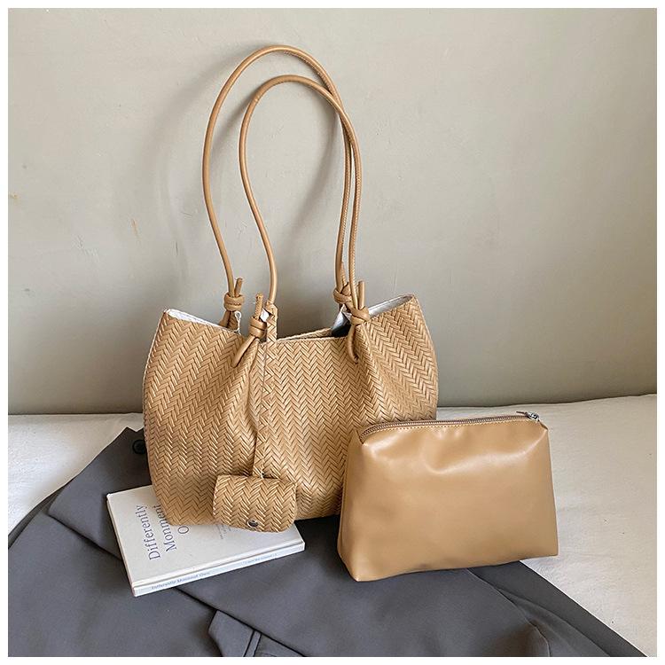 Retro Woven Pattern Big Bag Women 2025 New Fashion High Sense Tote Bag Large Capacity Commuter Armpit Bag