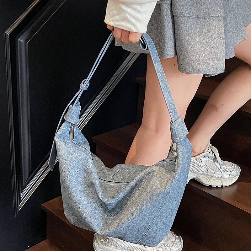 Foreign Style Korean Version of Simple Croissant Bag Shoulder Bag 2025 Summer Niche Texture Dumpling Bag Casual Personality Croissant Bag